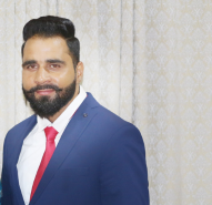 Zia Shakeel : Manager